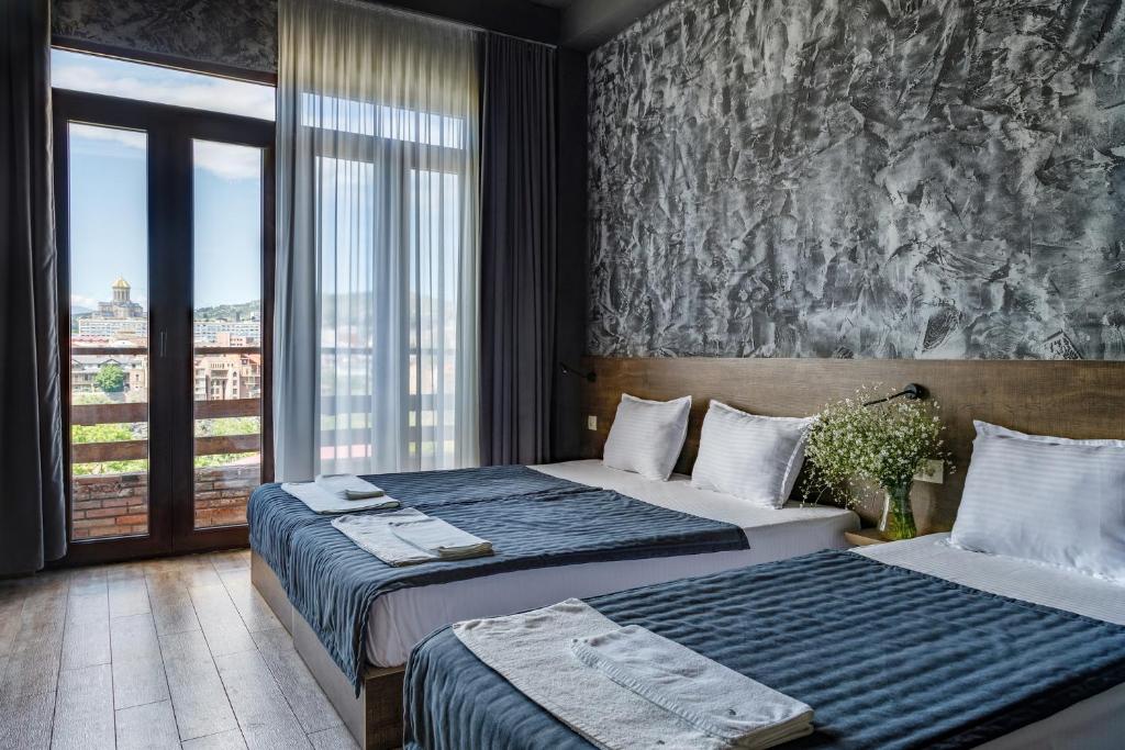 Tabori Terrace room 2